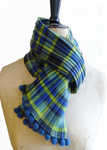 Pom pom scarf - Blue check - annafalcke.com