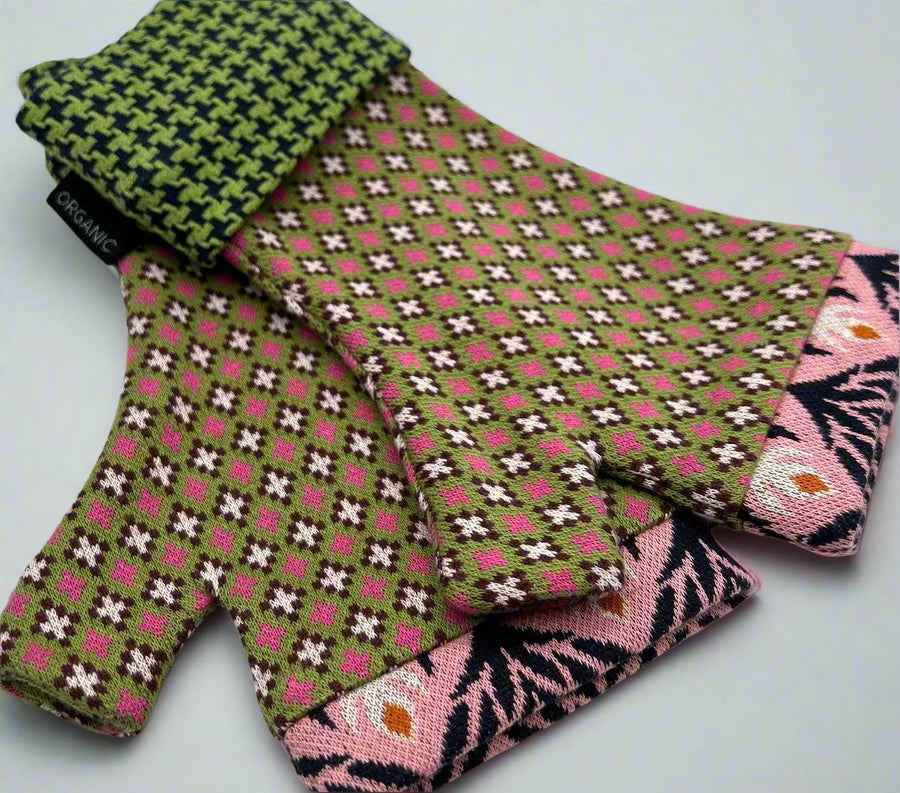 Organic cotton wristees with thumb - Vintage patchwork - green