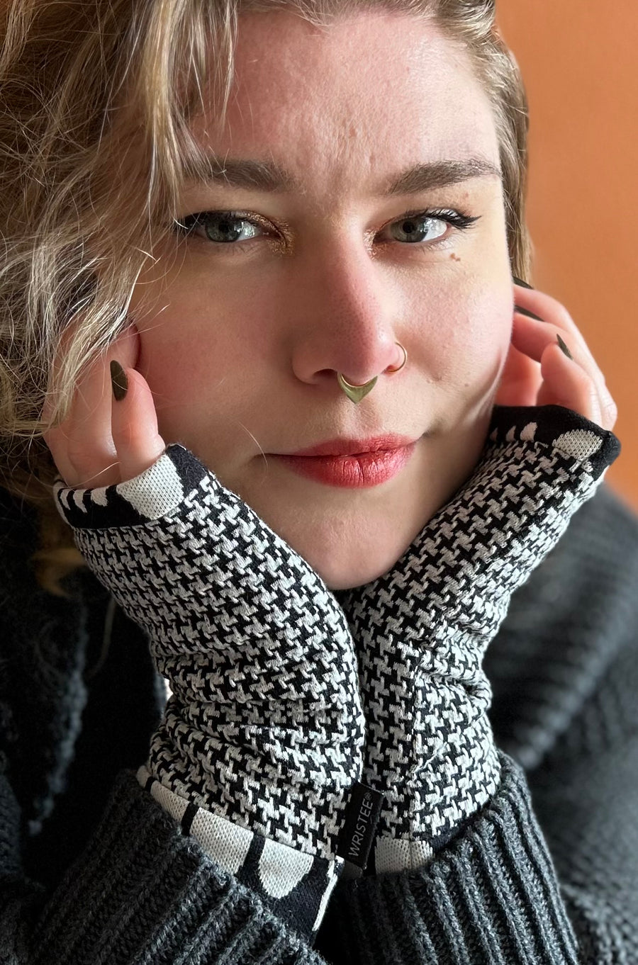 Organic cotton Wristees-Black and White