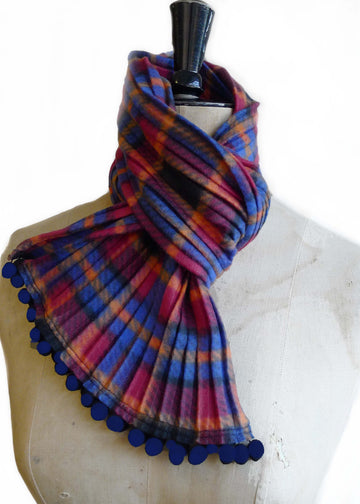 Pom pom scarf - Autumn check - annafalcke.com